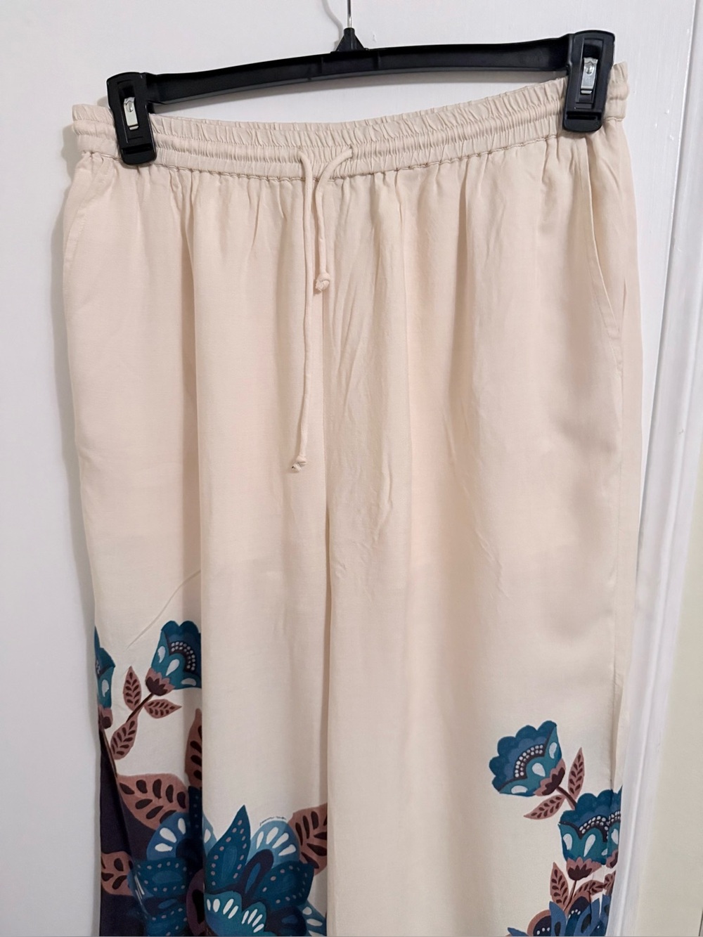 Farm Rio Printed Pull-On Pants - Picture 7 of 11